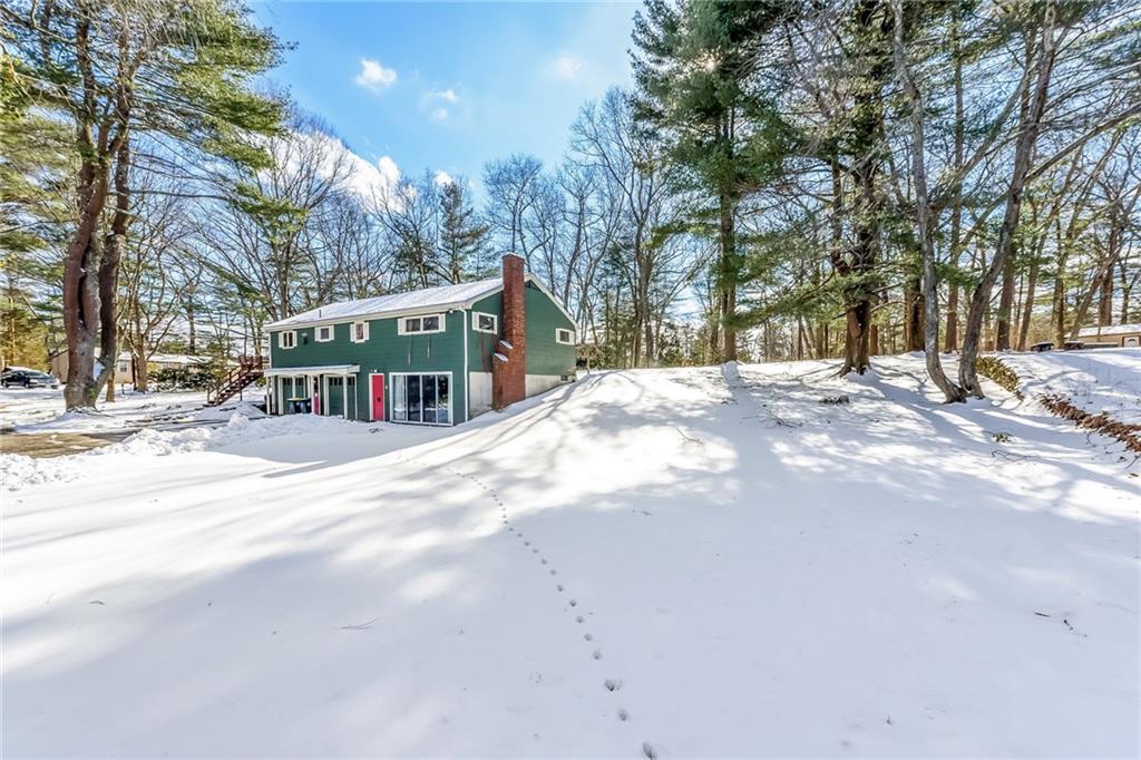 17 Breezy Knoll Road Smithfield, RI 02828 - Photo 3 of 39 Gallery Image 3