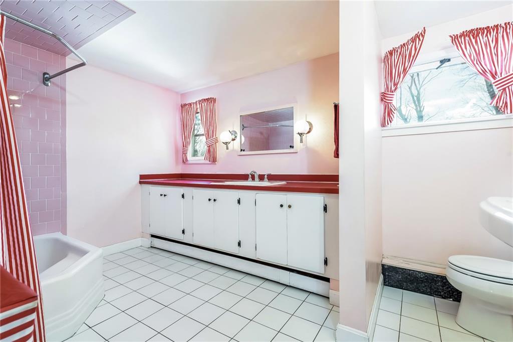17 Breezy Knoll Road Smithfield, RI 02828 - Photo 26 of 39 Gallery Image 26
