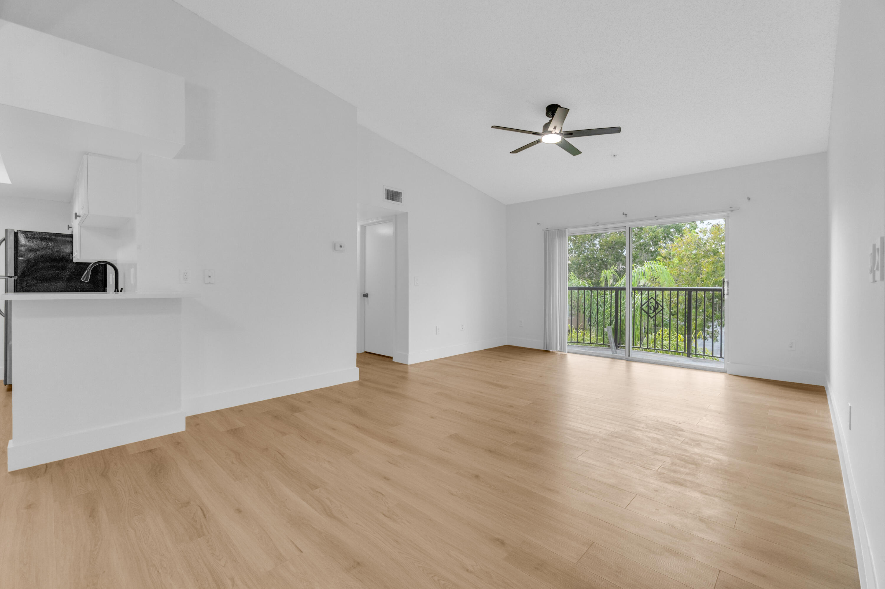 400 Crestwood Court North, Unit 420 Royal Palm Beach, FL 33411 - Photo 14 of 44 29