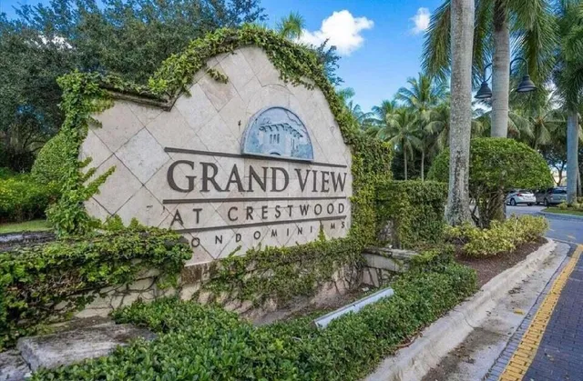 $2,550 | 400 Crestwood Court North, Unit 420, Royal Palm Beach, FL 33411