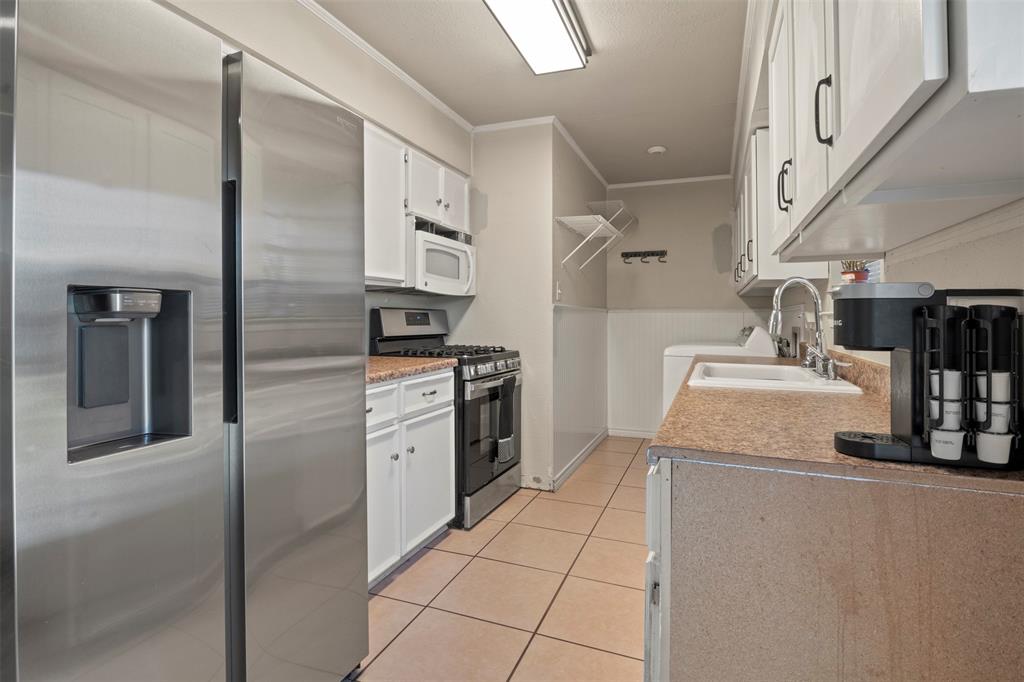 106 Wayne Street Sanger, TX 76266 - Photo 8 of 25
