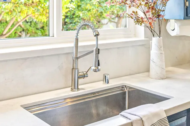 $998,000 | 24 Via Hermosa, San Lorenzo, CA 94580