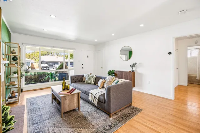 $998,000 | 24 Via Hermosa, San Lorenzo, CA 94580