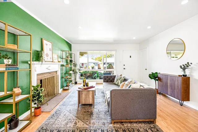 $998,000 | 24 Via Hermosa, San Lorenzo, CA 94580