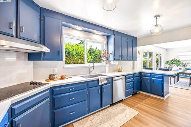 $998,000 | 24 Via Hermosa, San Lorenzo, CA 94580