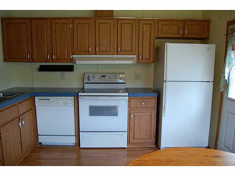 23 Spring Street Mechanic Falls, ME 04256 - Photo 5 of 29 Kitchen.