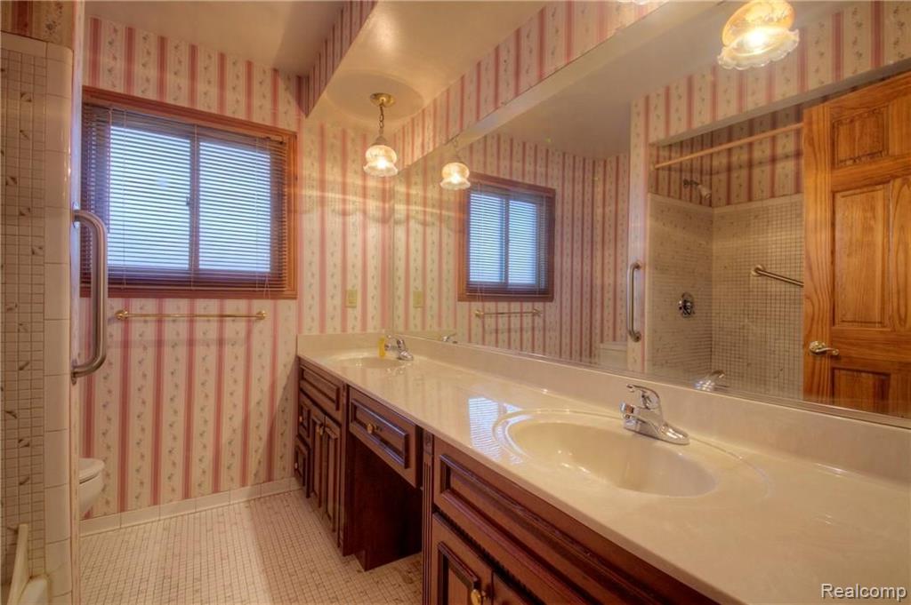 44219 Brandywyne Road Canton, MI 48187 - Photo 17 of 37