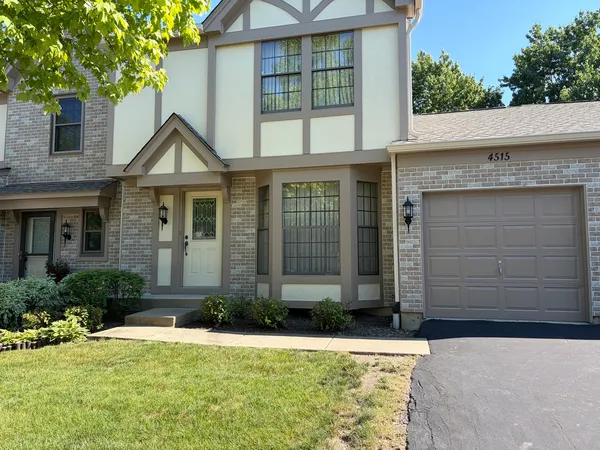 $299,900 | 4515 Opal Drive, Hoffman Estates, IL 60192