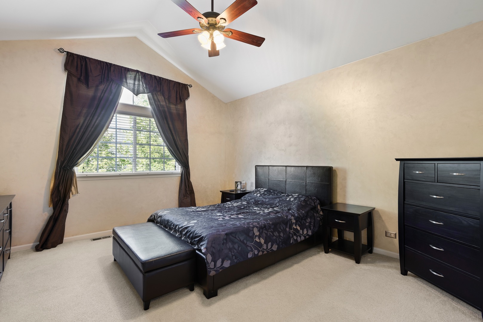 1876 Maureen Drive Hoffman Estates, IL 60192 - Photo 15 of 30