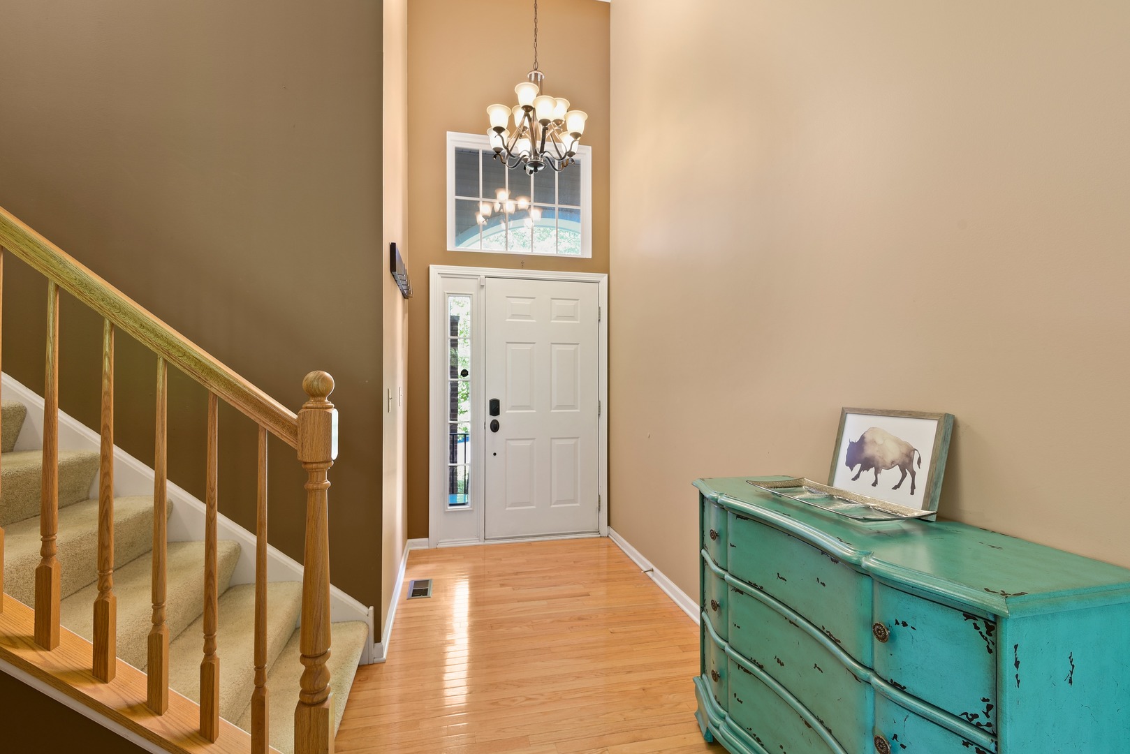 1876 Maureen Drive Hoffman Estates, IL 60192 - Photo 3 of 30