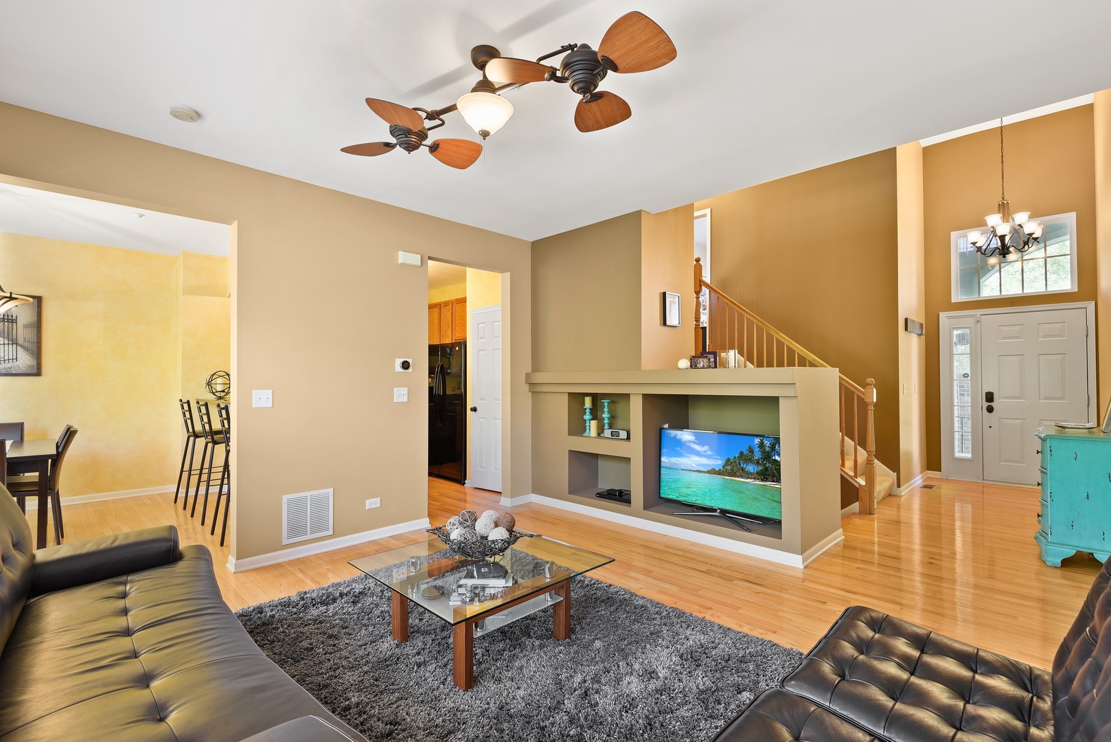1876 Maureen Drive Hoffman Estates, IL 60192 - Photo 4 of 30