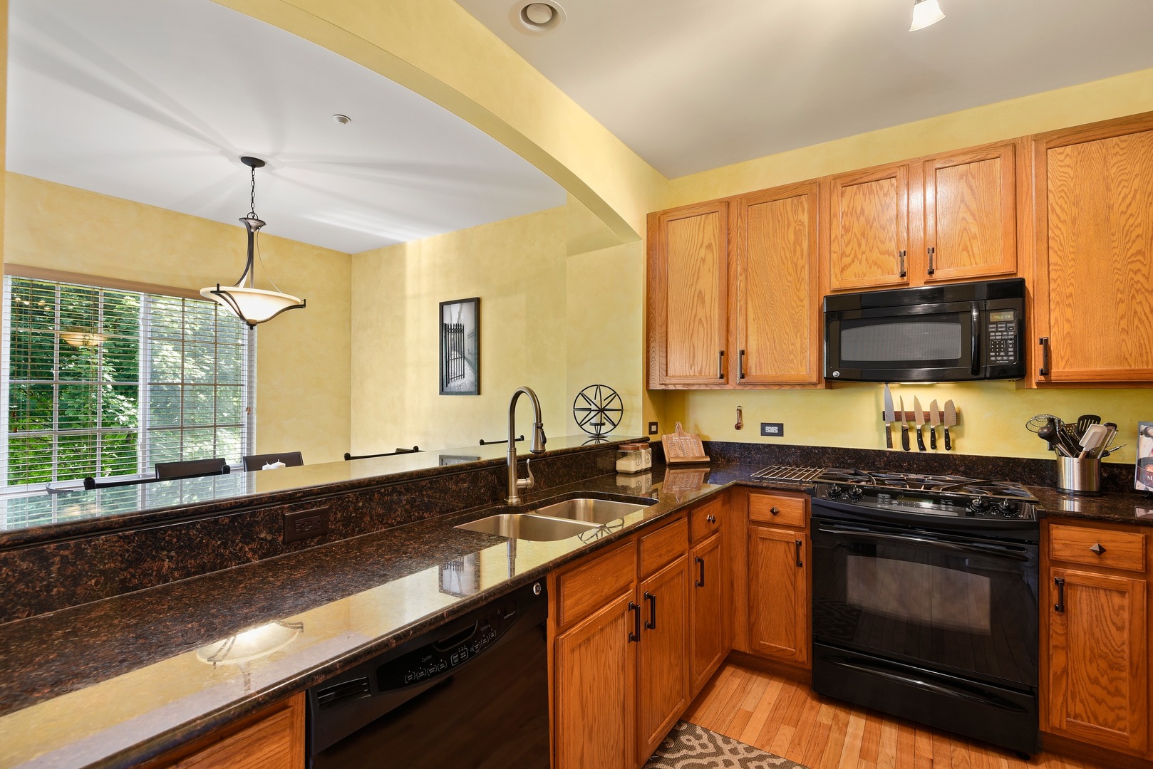 1876 Maureen Drive Hoffman Estates, IL 60192 - Photo 9 of 30