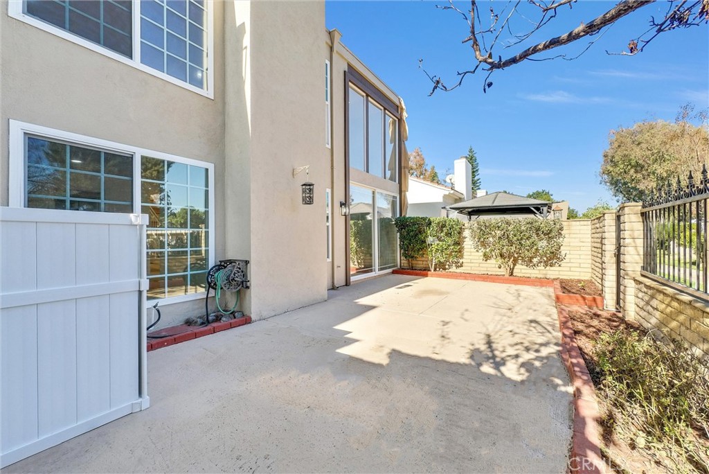 18 Meadowsweet Way Irvine, CA 92612 - Photo 43 of 66 a view of a backyard of a house