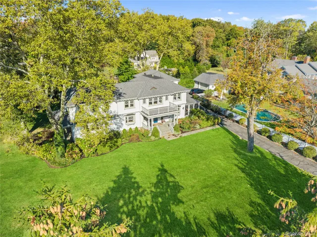 $3,162,500 | 915 Skibo Lane, Mamaroneck, NY 10543