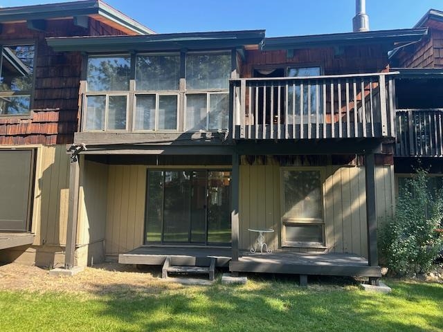 3199 Chateau Road, Unit 17 Mammoth Lakes, CA 93546 - Photo 10 of 23 a view of a two chair in the patio