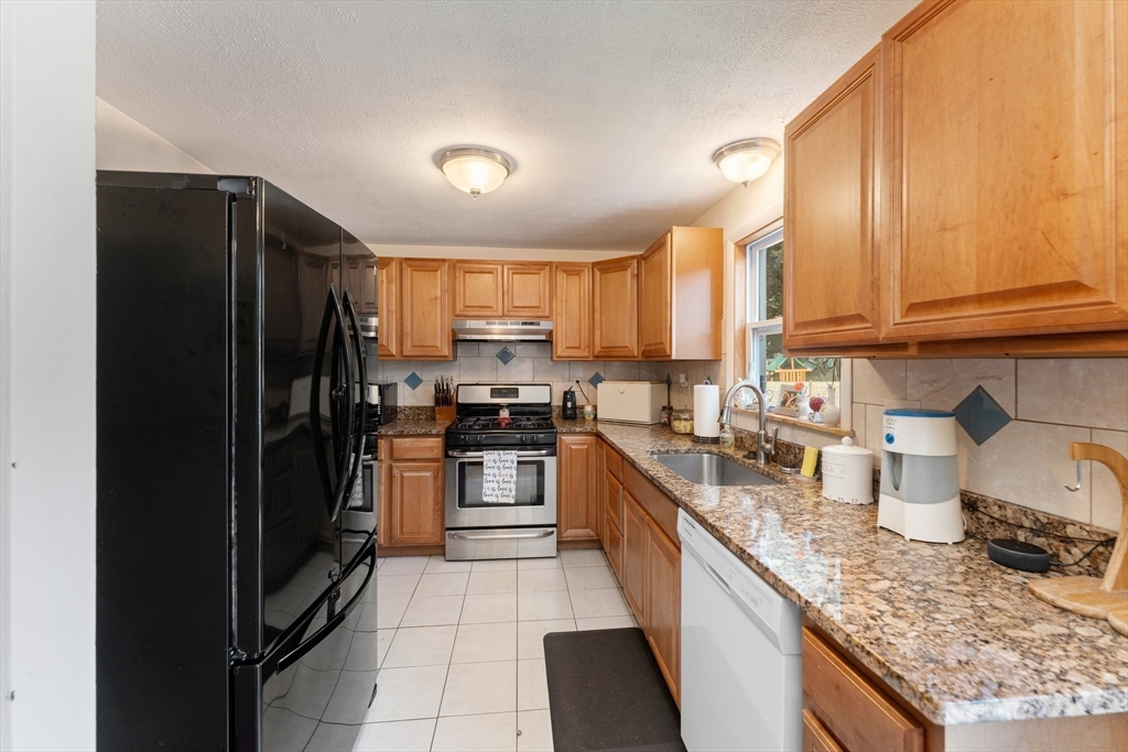 13 Northgate Road Franklin, MA 02038 - Photo 11 of 34 Gallery Image 11