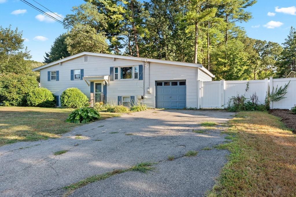13 Northgate Road Franklin, MA 02038 - Photo 2 of 34 Gallery Image 2