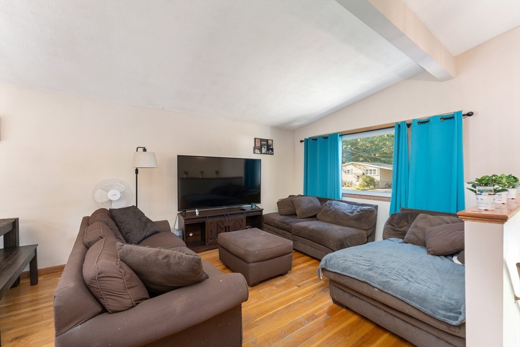 13 Northgate Road Franklin, MA 02038 - Photo 6 of 34 Gallery Image 6