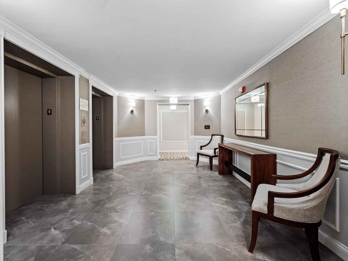 55 West Delaware Place, Unit 921 Chicago, IL 60610 - Photo 22 of 33