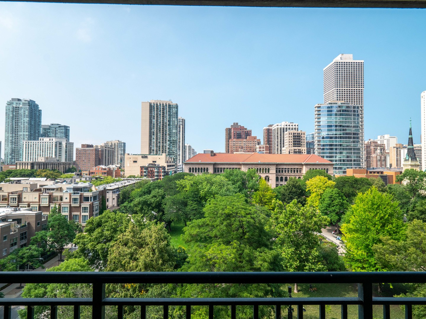 55 West Delaware Place, Unit 921 Chicago, IL 60610 - Photo 3 of 33