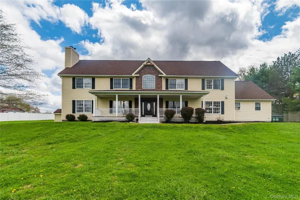 $950,000 | 107 Dunthorne Drive, Bloomingburg, NY 12721