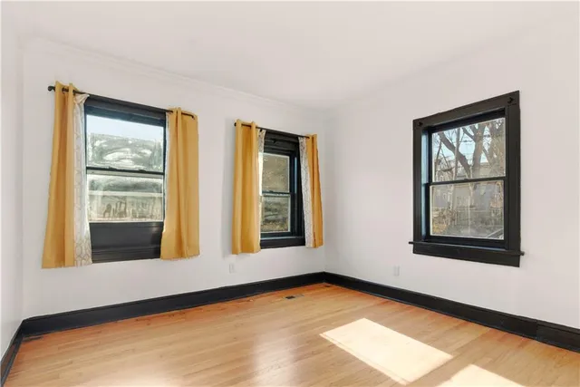 $300,000 | 5514 The Paseo, Kansas City, MO 64110