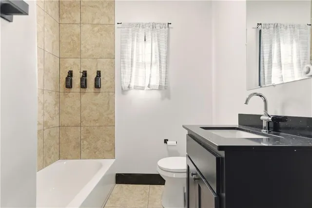 $300,000 | 5514 The Paseo, Kansas City, MO 64110