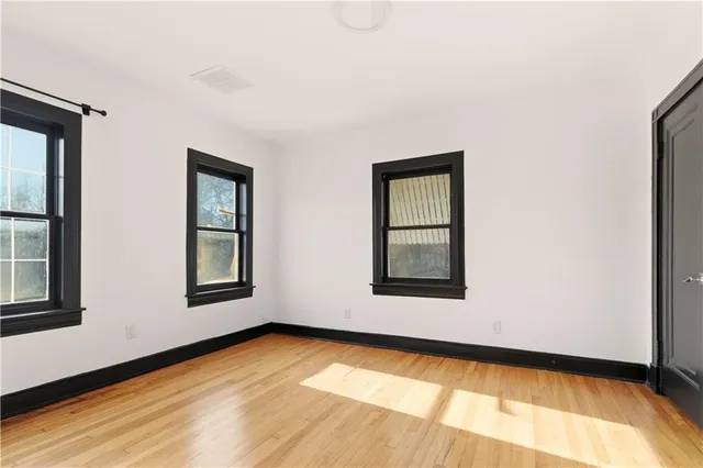 $300,000 | 5514 The Paseo, Kansas City, MO 64110