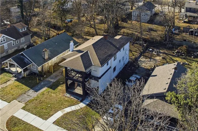 $300,000 | 5514 The Paseo, Kansas City, MO 64110