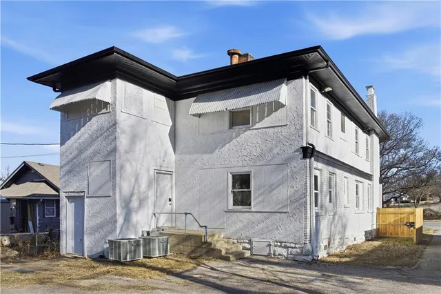 $300,000 | 5514 The Paseo, Kansas City, MO 64110