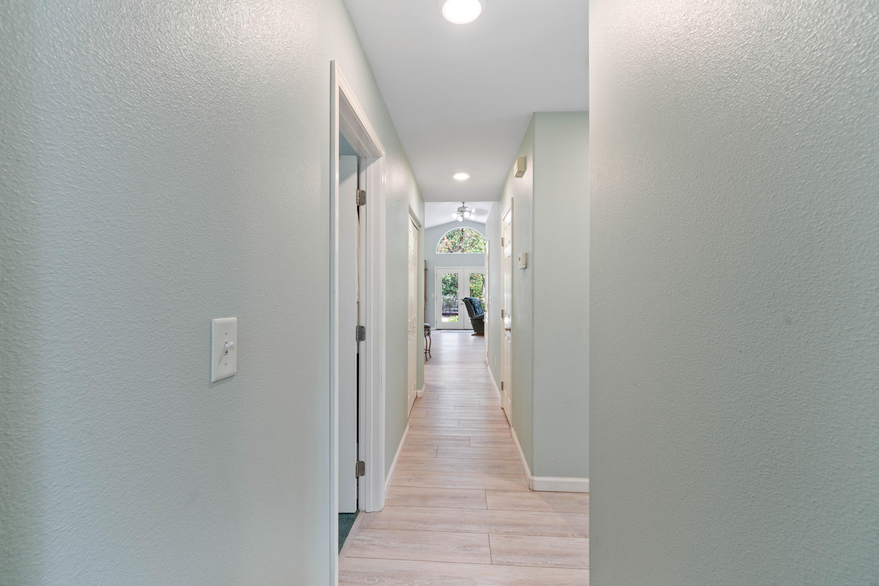 4179 Ditch Creek Road Rogue River, OR 97537 - Photo 14 of 50 Hallway