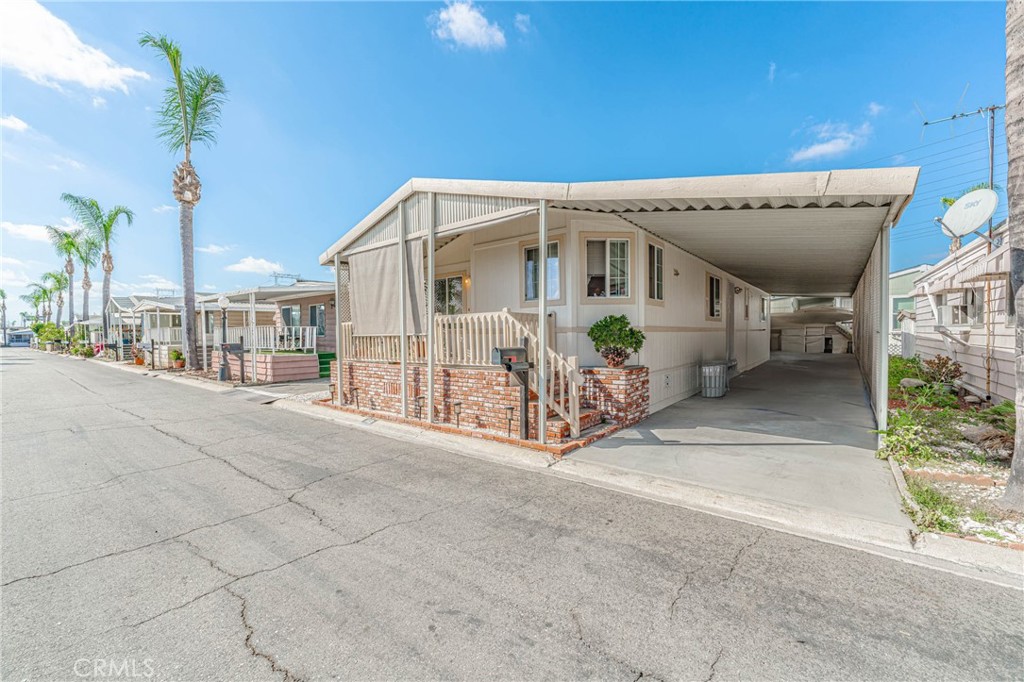 10001 West Frontage Road, Unit 113 South Gate, CA 90280 - Photo 1 of 32 Gallery Image 1