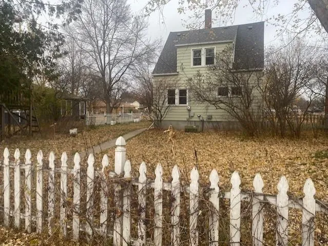 $179,900 | 1221 9th Avenue North, St. Cloud, MN 56303