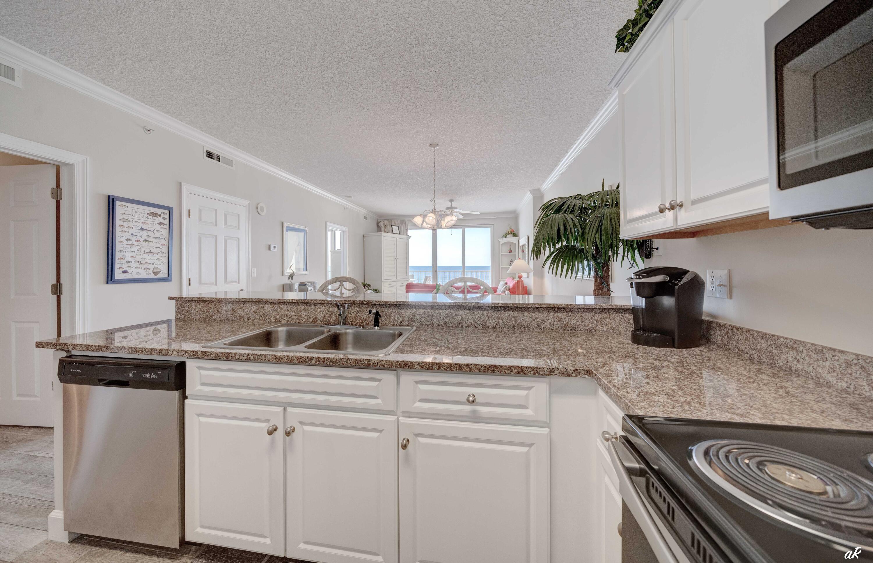 17545 Front Beach Road, Unit 606 Panama City Beach, FL 32413 - Photo 5 of 42 Kitchen-4
