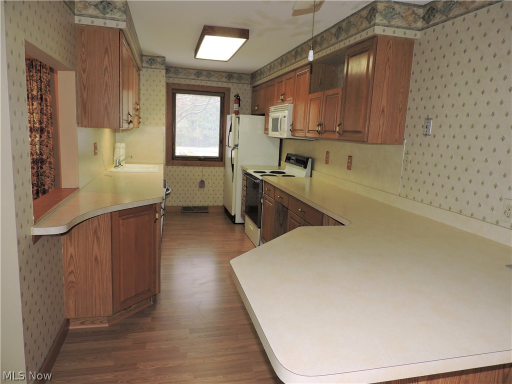 9485 Fair Road Strongsville, OH 44149 - Photo 4 of 17 Gallery Image 4