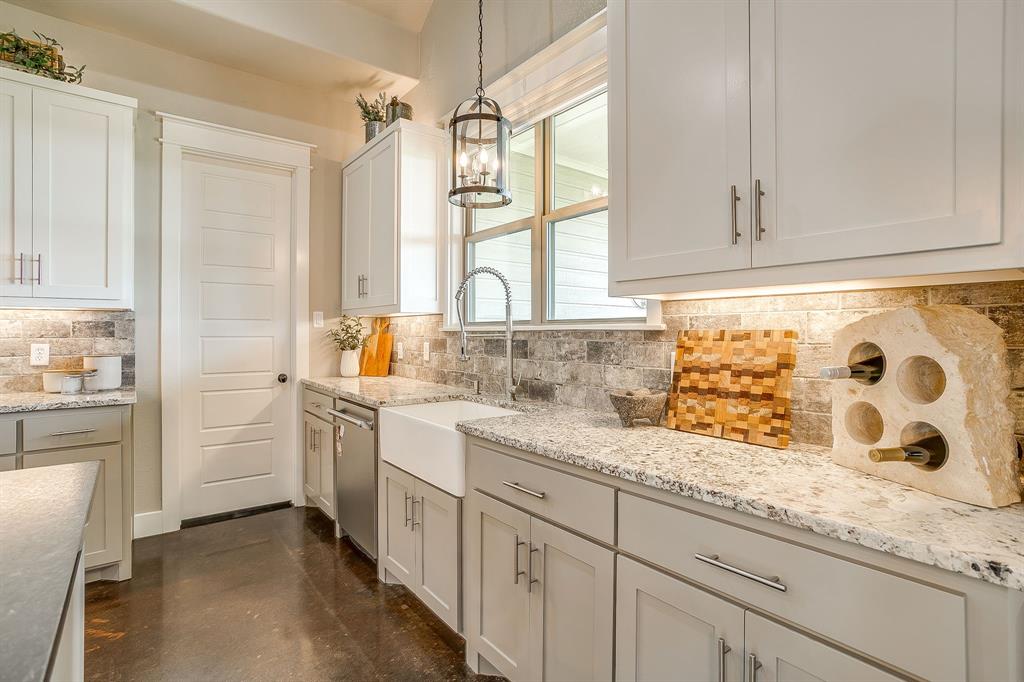 227 Rock Springs Road Weatherford, TX 76088 - Photo 12 of 40