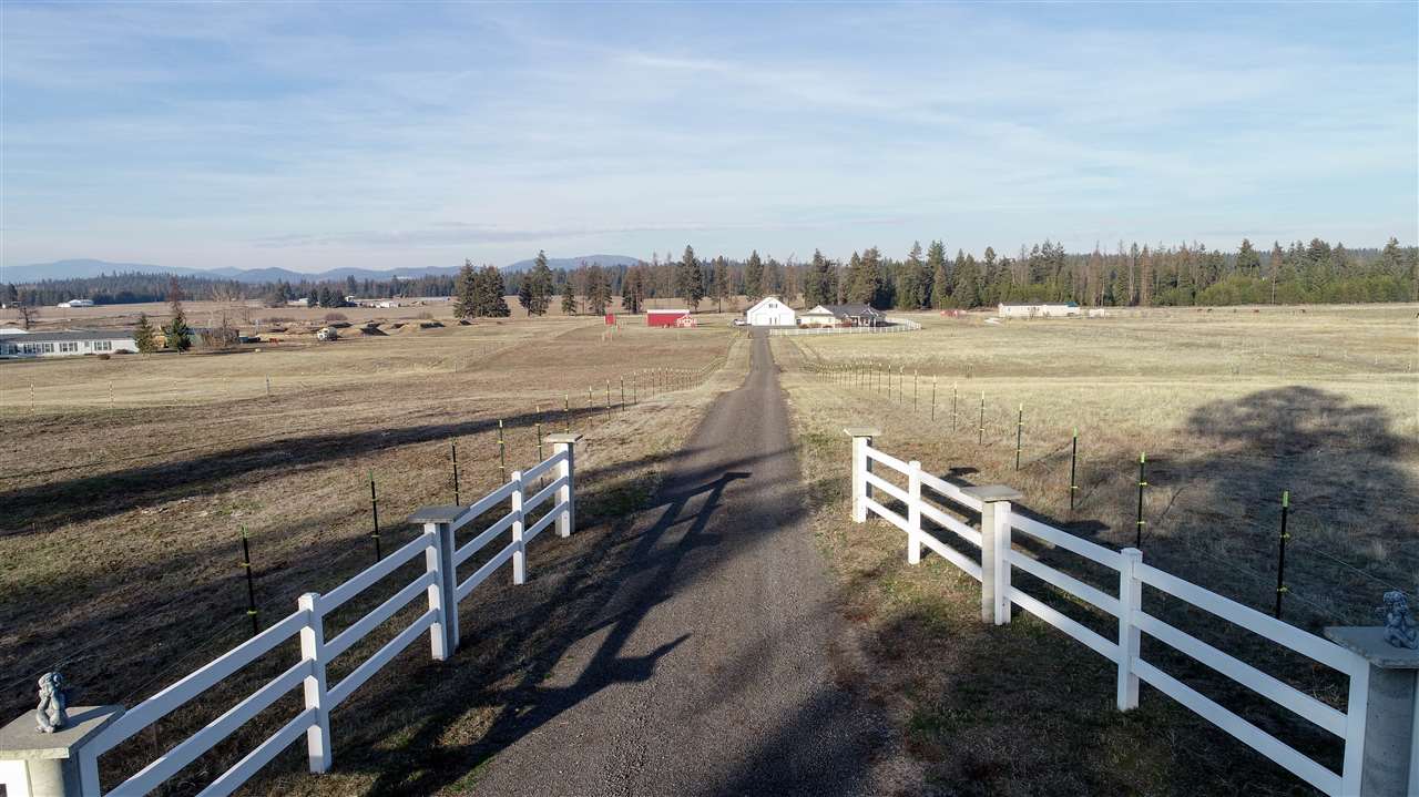 11805 East Blanchard Road Elk, WA 99009 - Photo 2 of 20 Gallery Image 2