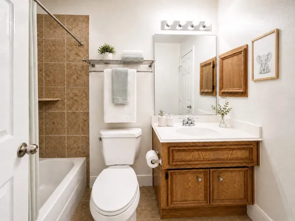 $2,900 | 5322 Nett Street, Unit C, Houston, TX 77007
