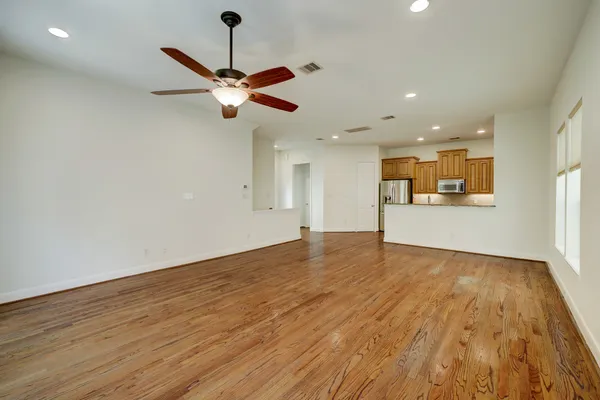 $2,900 | 5322 Nett Street, Unit C, Houston, TX 77007