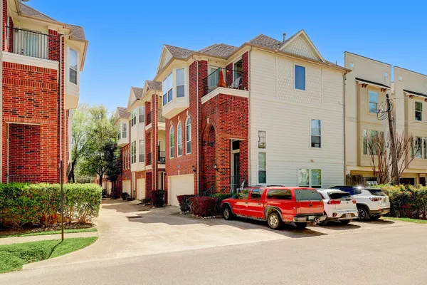$2,900 | 5322 Nett Street, Unit C, Houston, TX 77007