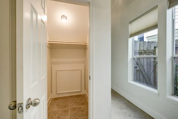 $2,900 | 5322 Nett Street, Unit C, Houston, TX 77007