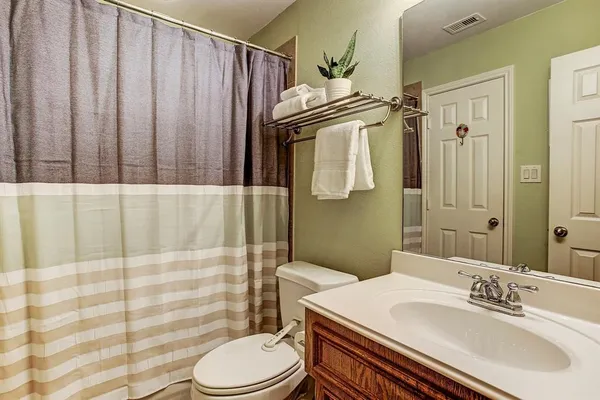 $2,900 | 5322 Nett Street, Unit C, Houston, TX 77007