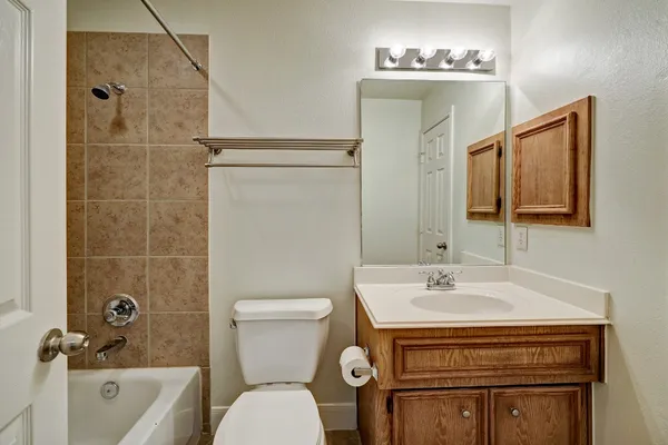 $2,900 | 5322 Nett Street, Unit C, Houston, TX 77007