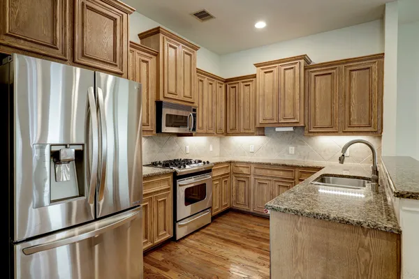 $2,900 | 5322 Nett Street, Unit C, Houston, TX 77007