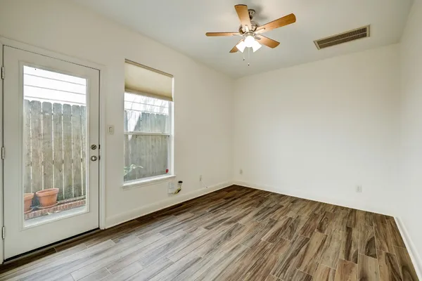 $2,900 | 5322 Nett Street, Unit C, Houston, TX 77007
