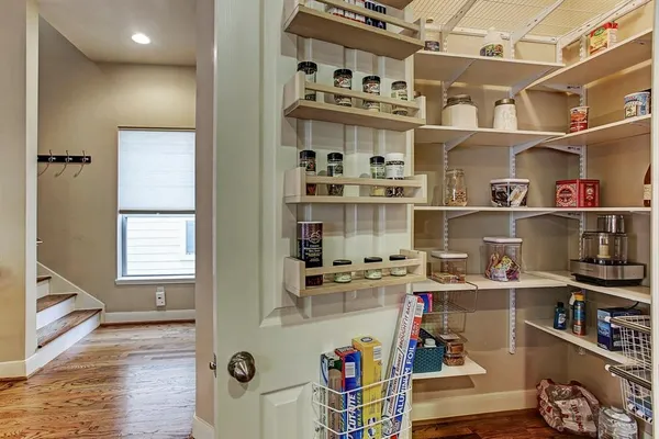 $2,900 | 5322 Nett Street, Unit C, Houston, TX 77007