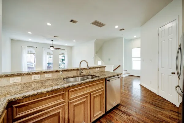 $2,900 | 5322 Nett Street, Unit C, Houston, TX 77007