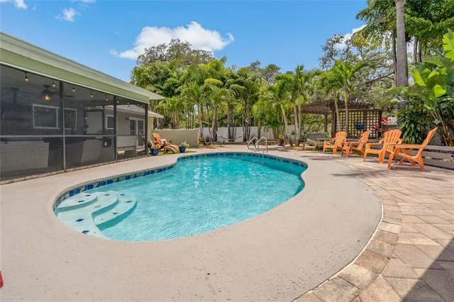 $630,000 | 808 Rustic Oaks Drive, Palm Harbor, FL 34684