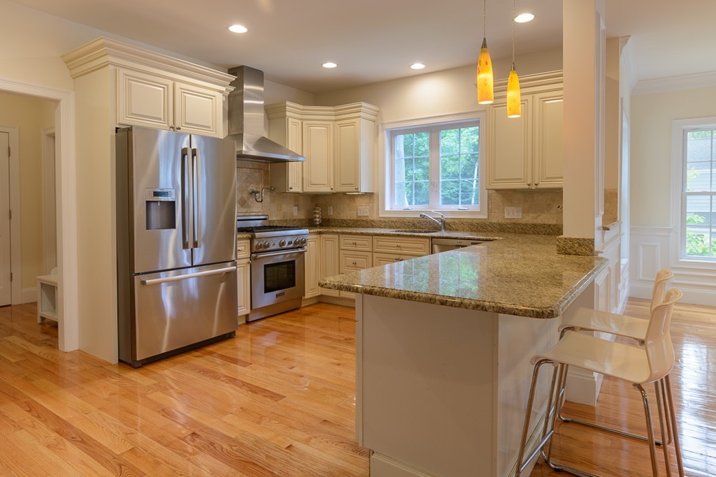 46 Avon Road Wellesley, MA 02482 - Photo 3 of 21