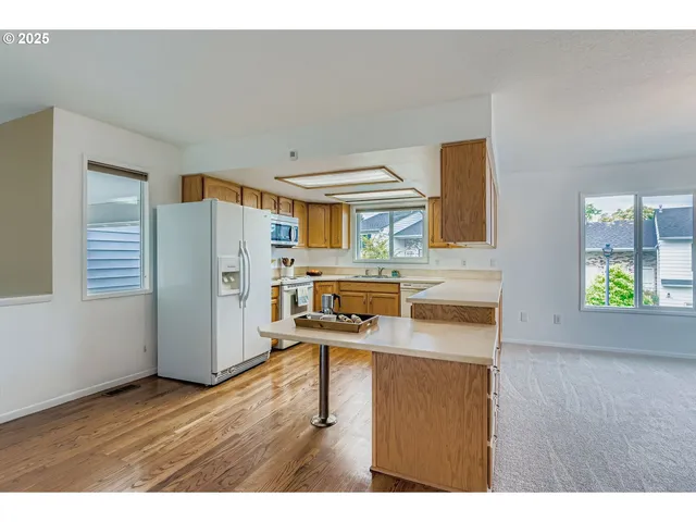 $274,900 | 14862 Northeast Rose Parkway, Portland, OR 97230